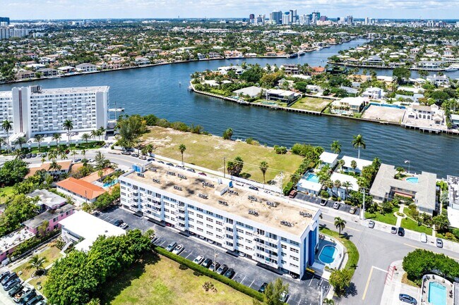 Foto del edificio - 550 Bayshore Dr