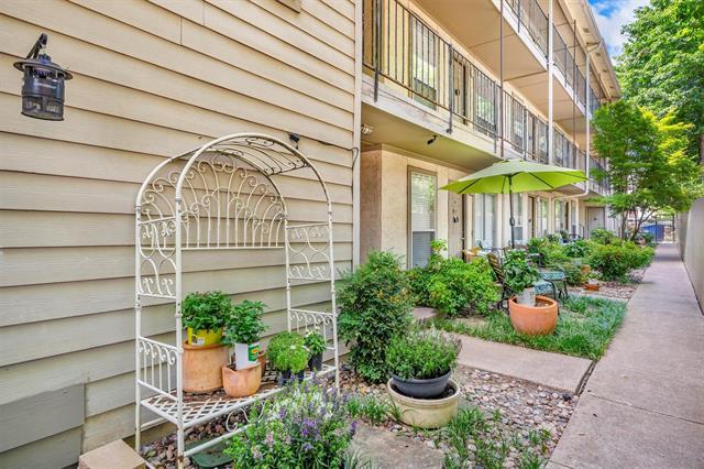 Foto principal - 5727 Richmond Ave