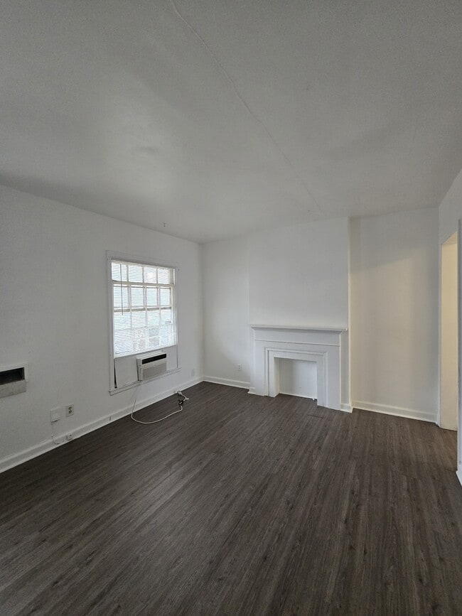 Building Photo - 522 S Glendale St