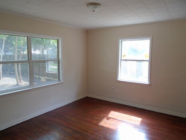 Building Photo - 4940 9th St