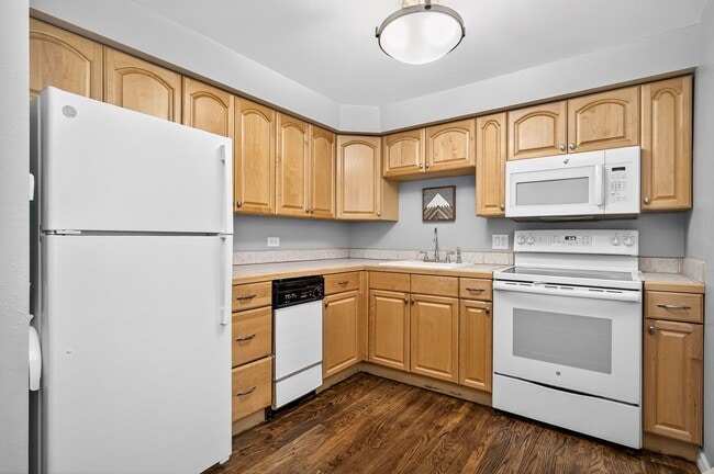 Building Photo - Beautiful Denver Condo
