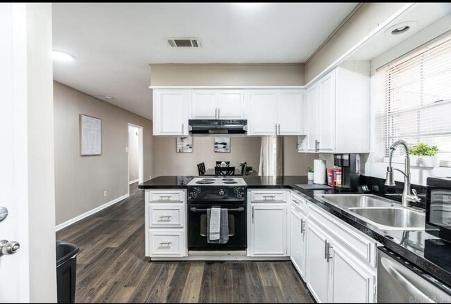 Building Photo - 1816 Osage Dr