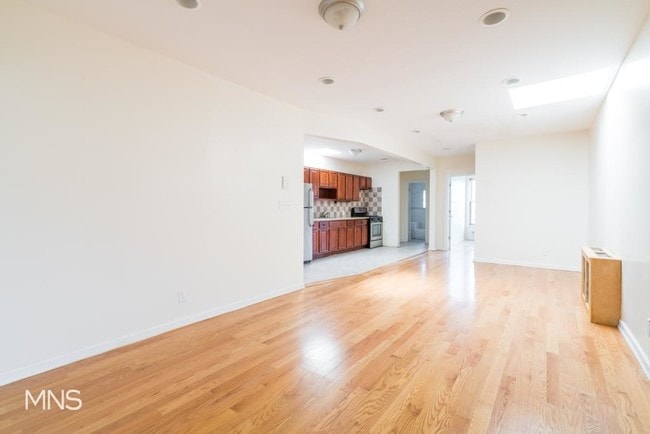 Building Photo - 784 Halsey Street