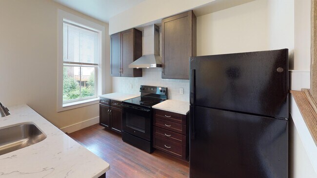Building Photo - 105 Peete St