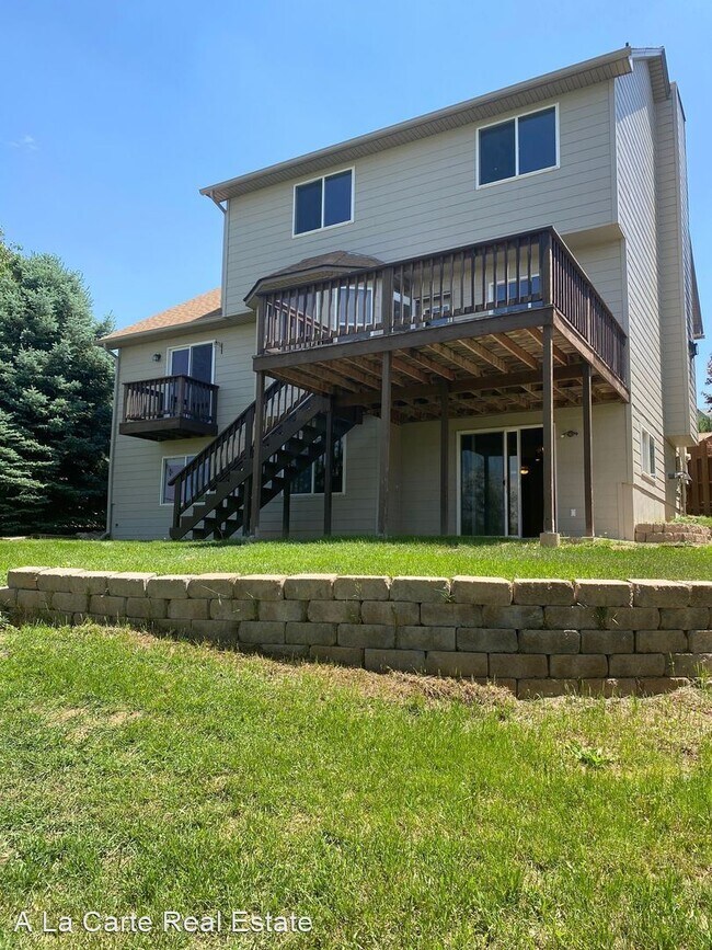 5 br, 3.5 bath House 1352 Firethorn Drive House Rental in Rifle, CO