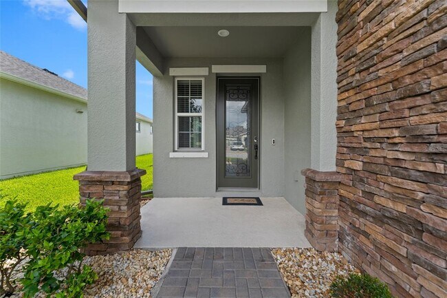 Foto del edificio - 19241 Long Lake Ranch Blvd