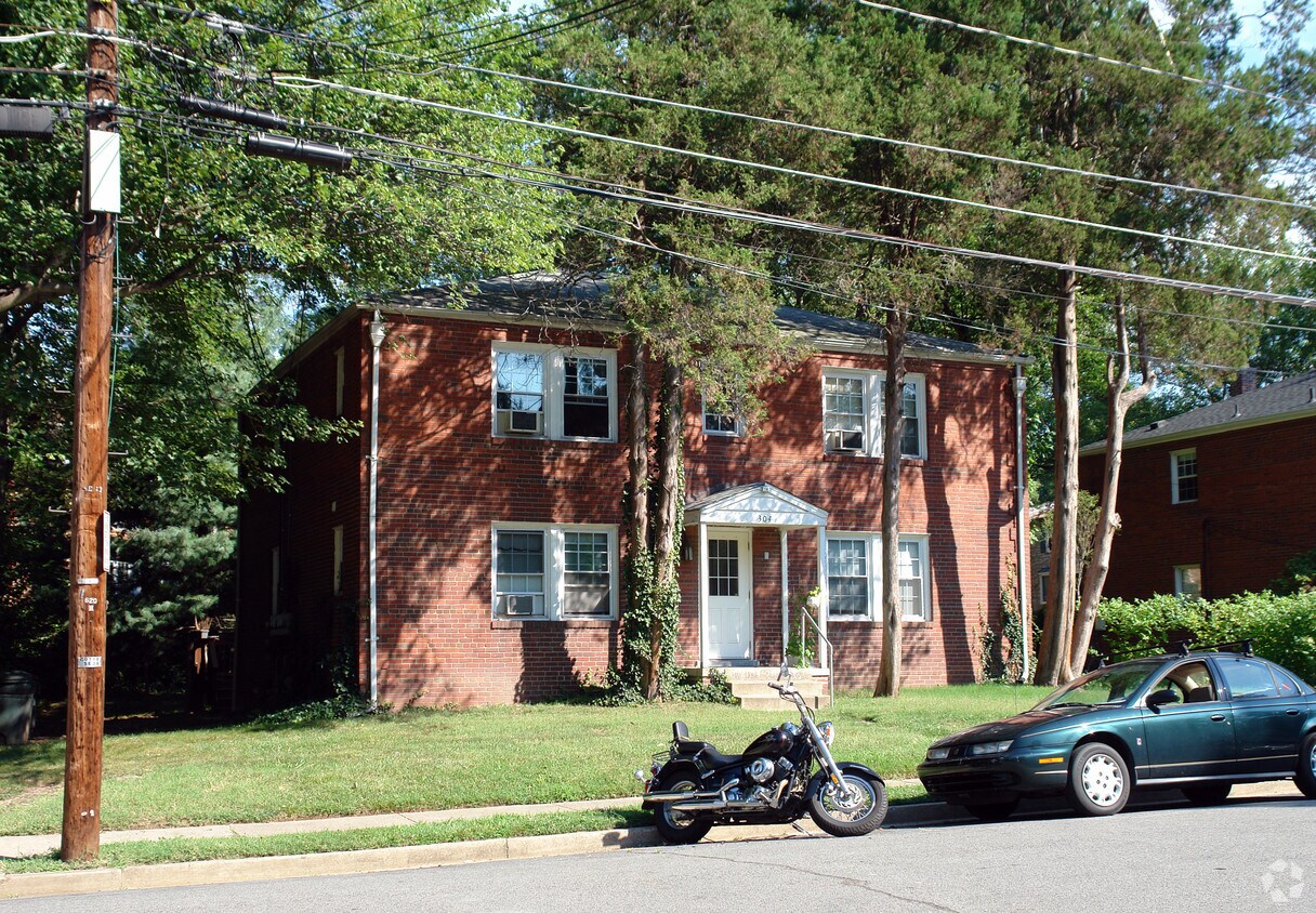 Primary Photo - 304 Shirley St