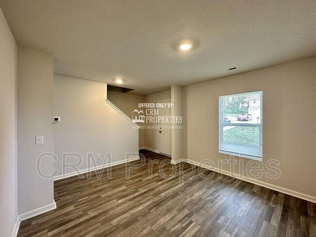 Foto del edificio - 974 Woodland Spgs Dr