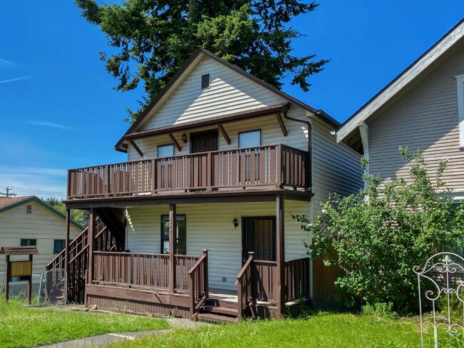 Building Photo - 3222 Hoyt Ave
