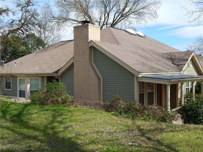 Foto del edificio - 511 S Elm St