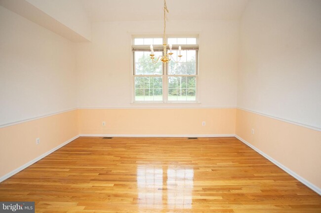 Building Photo - 32 Sawgrass Dr