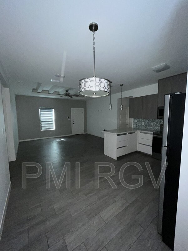 Foto del edificio - 805 W Garrison Dr