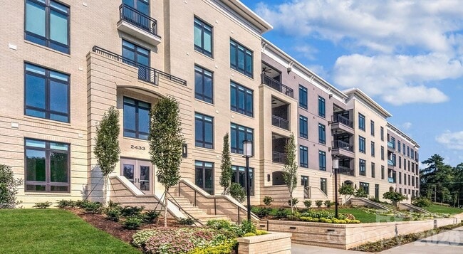 Foto del edificio - 2426 Vail Ave