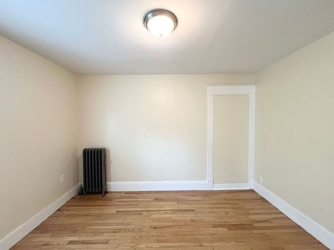 Foto del edificio - 216 Oak Grove Ave