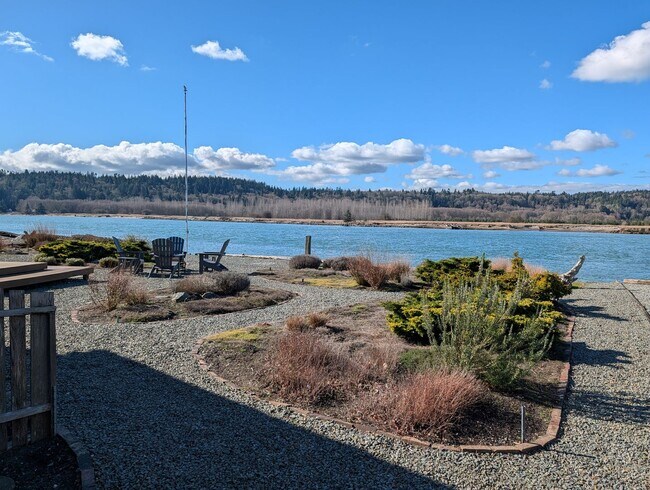 Foto del edificio - 14864 Channel Dr