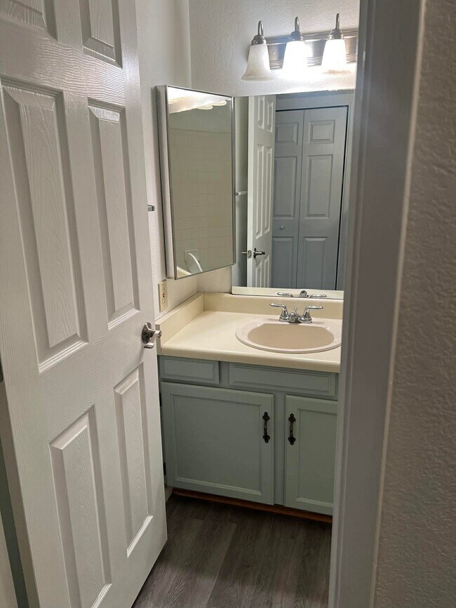 Building Photo - Calle Norlo