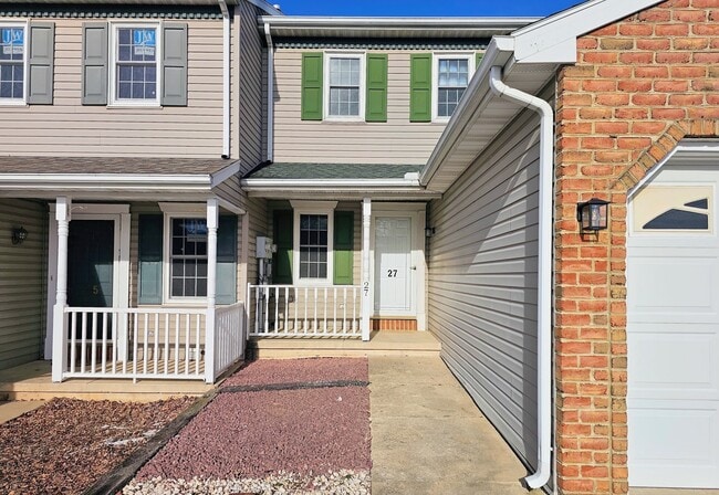 Building Photo - 27 Penny Ln