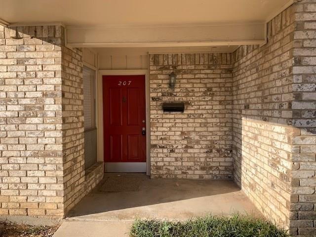 Primary Photo - 207 Trellis Pl