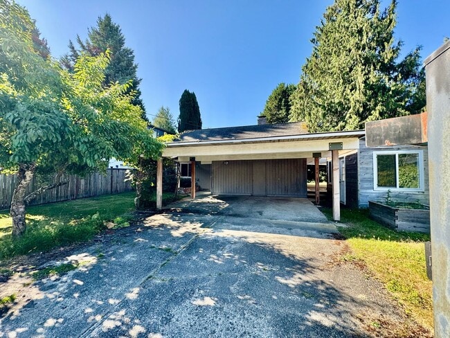 Building Photo - Mid-Century Gem near Meadowbrook Park!
