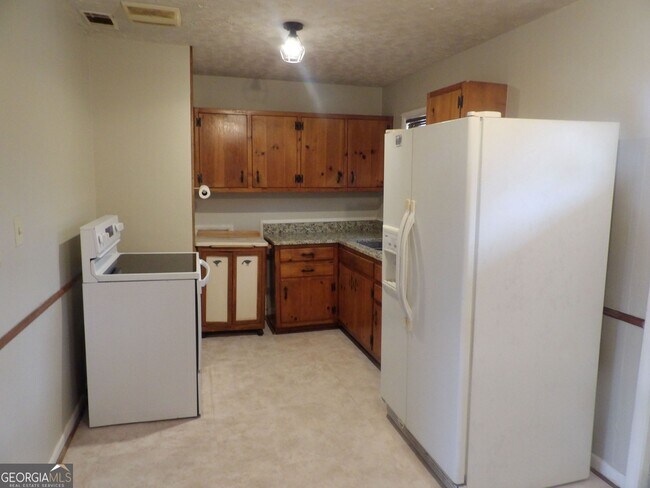 Foto del edificio - 5261 Heather Ln