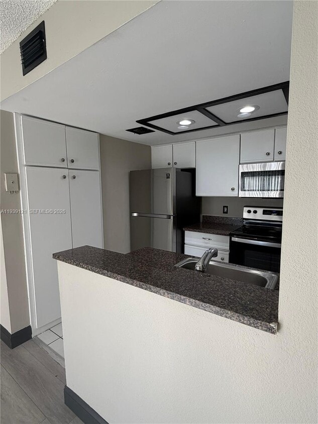 Building Photo - 8452 Coral Lake Way