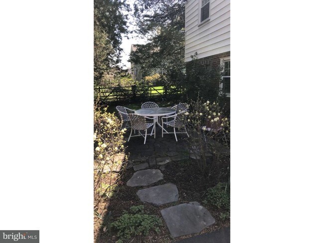 Foto del edificio - 931 Cedar Grove Rd