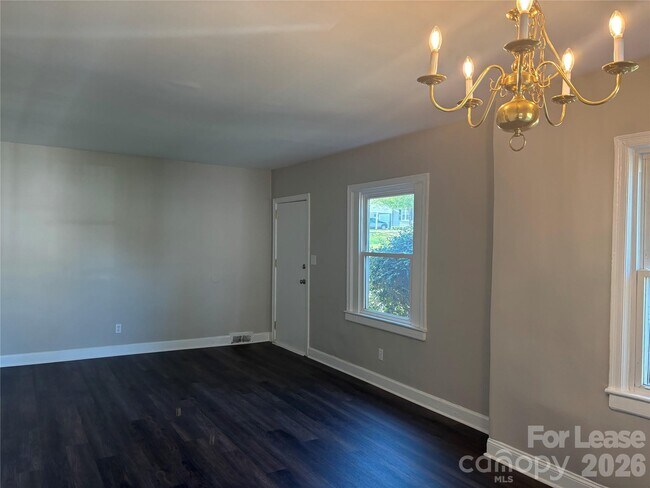 Foto del edificio - 2565 Brentwood Pl