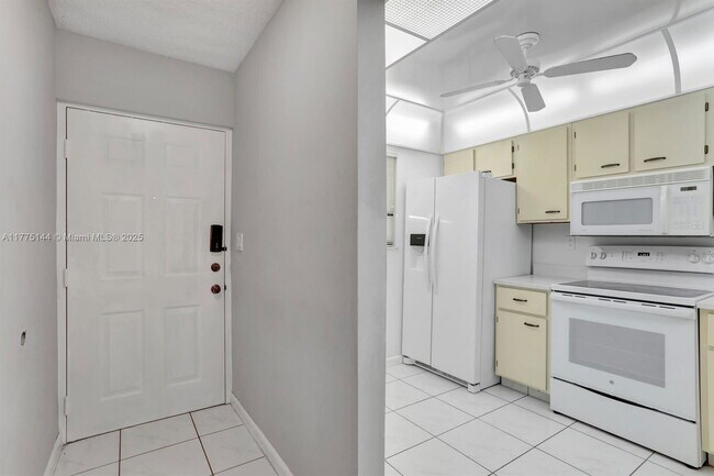 Building Photo - 9413 Boca Cove Cir