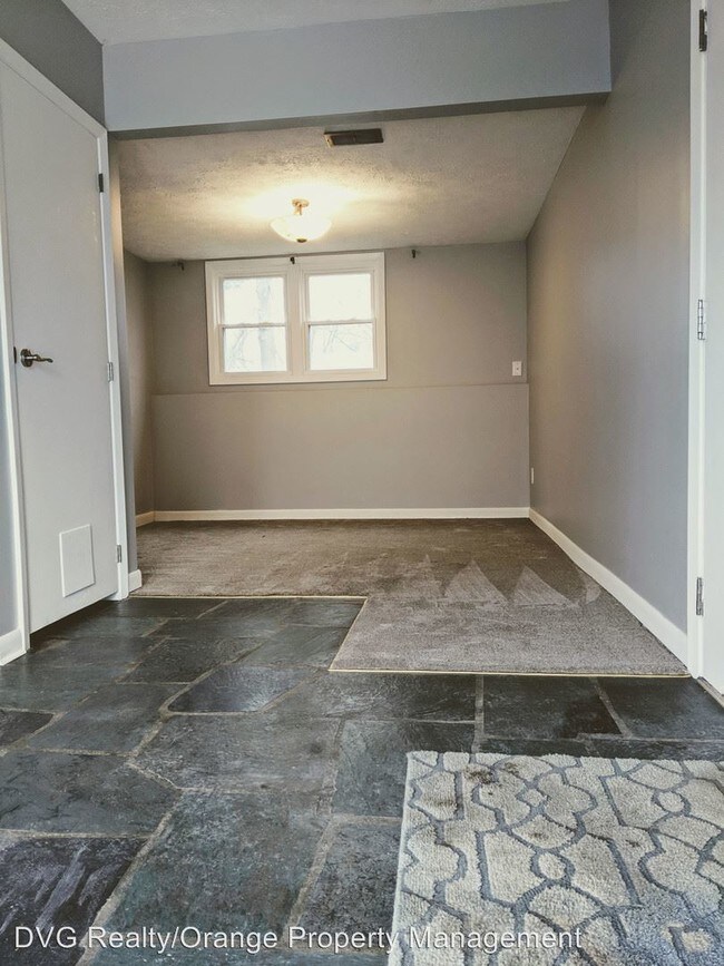 Building Photo - 3 br, 1.5 bath House - 9612 Wirt St.