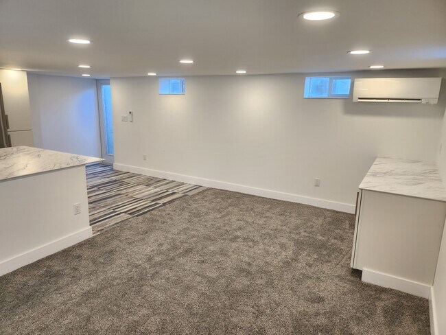 Living Room - 25 Sixth St