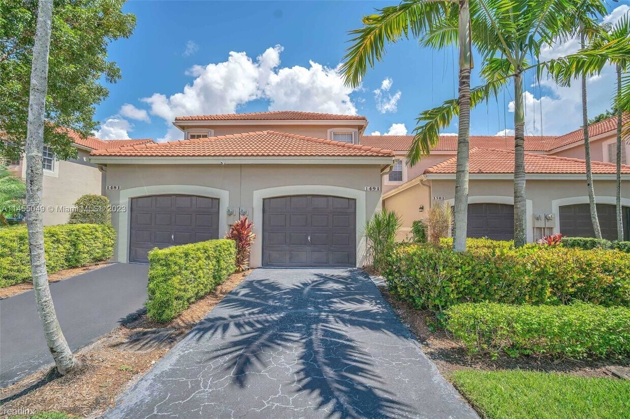 3 br, 2.5 bath House 1491 Sorrento Dr House Rental in Weston