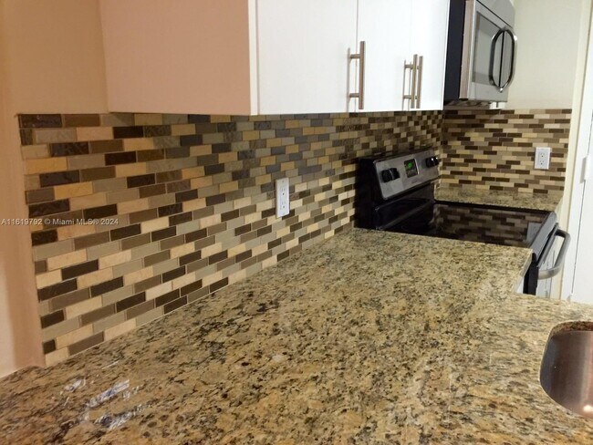 Foto del edificio - 9143 SW 77th Ave