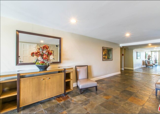 Vestíbulo - 8535 Knoll N W Dr