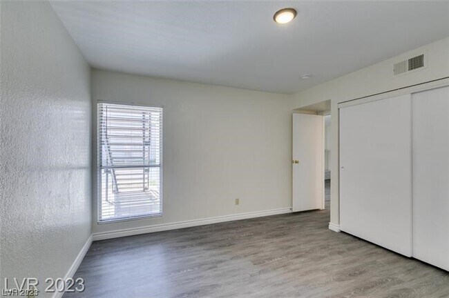 Building Photo - 3790 Shirebrook Dr