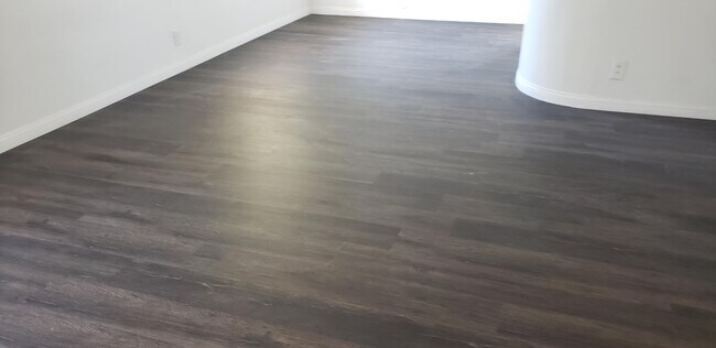 Foto del edificio - 14225 Chandler St