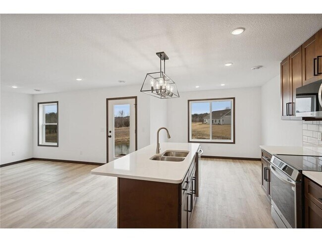 Foto del edificio - 18061 Walnut Circle