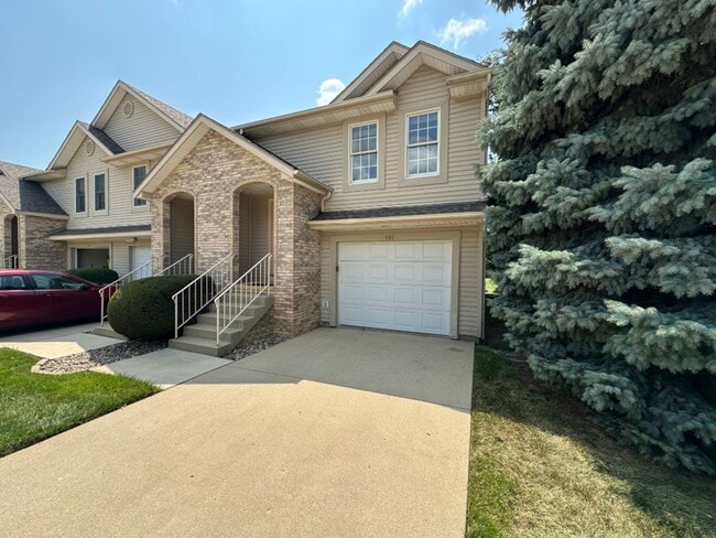 Foto del edificio - Sophisticated Townhome Living with Modern Luxury & Style