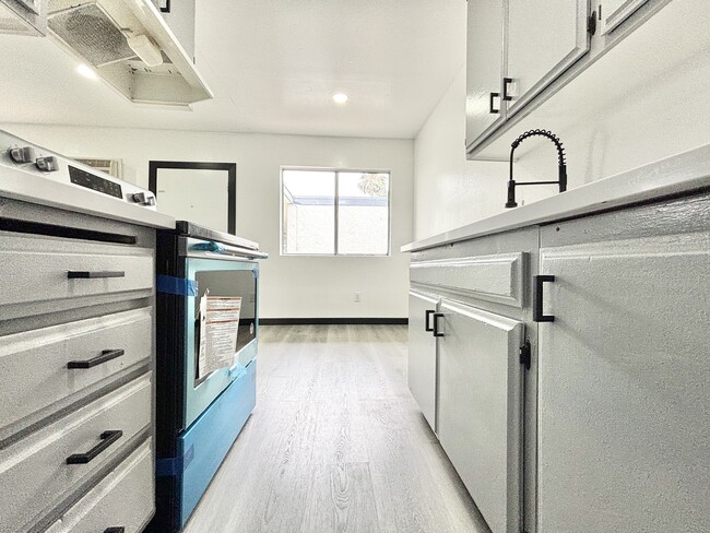 Foto del edificio - 8204 Langdon Ave
