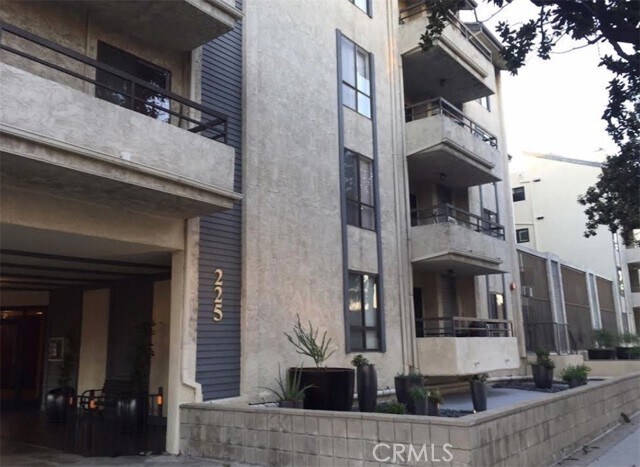 Foto del edificio - 225 N Rose St