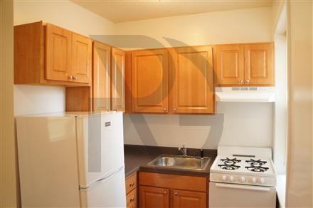 Building Photo - Studio near the 606 trail!