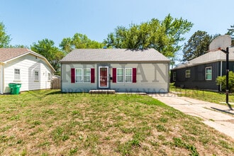 Building Photo - 5433 E Murdock St