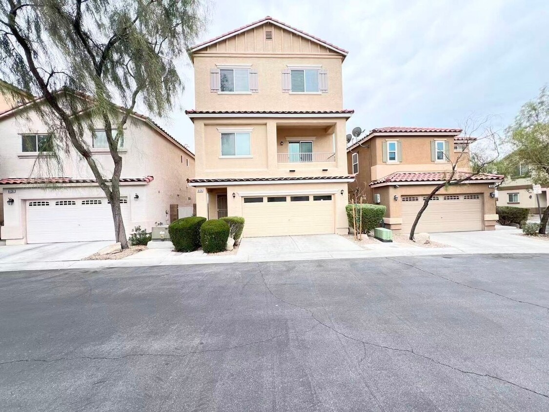 Foto principal - Lovely move-in ready southwest 3 bedroom, ...