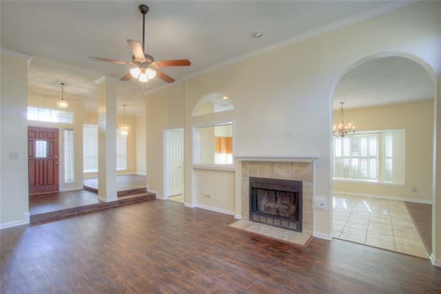 Foto del edificio - 4221 Crestedge Dr