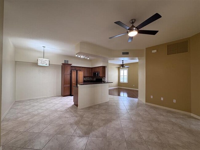 Building Photo - 600 Mirabella Cir