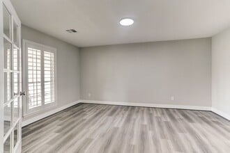 Building Photo - 11006 Wickersham Ln