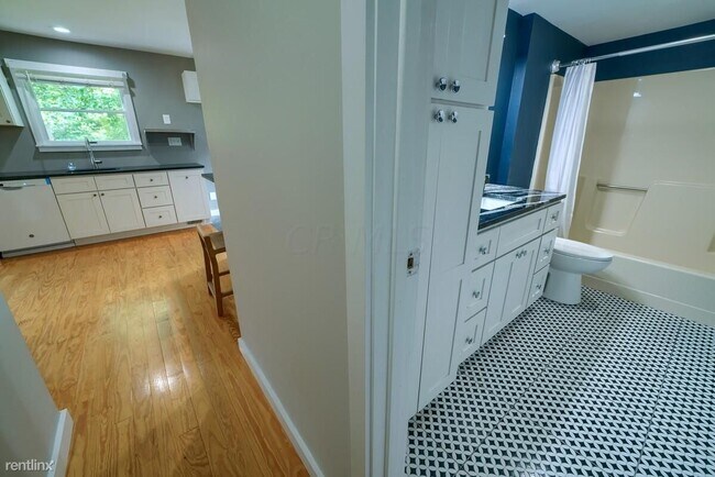 Foto del edificio - 3 br, 1.5 bath House - 325 Main Street