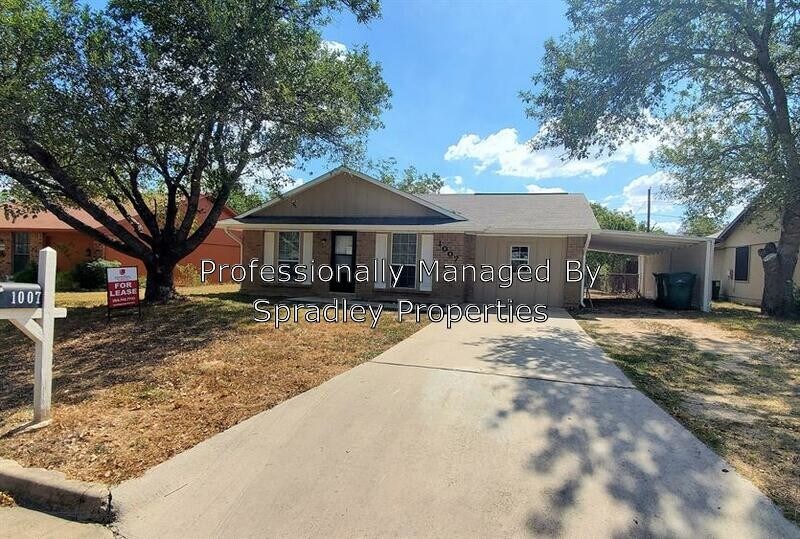 Primary Photo - 1007 E Avenue O