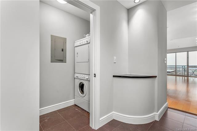 Foyer/Laundry Room - 333 W Trade St