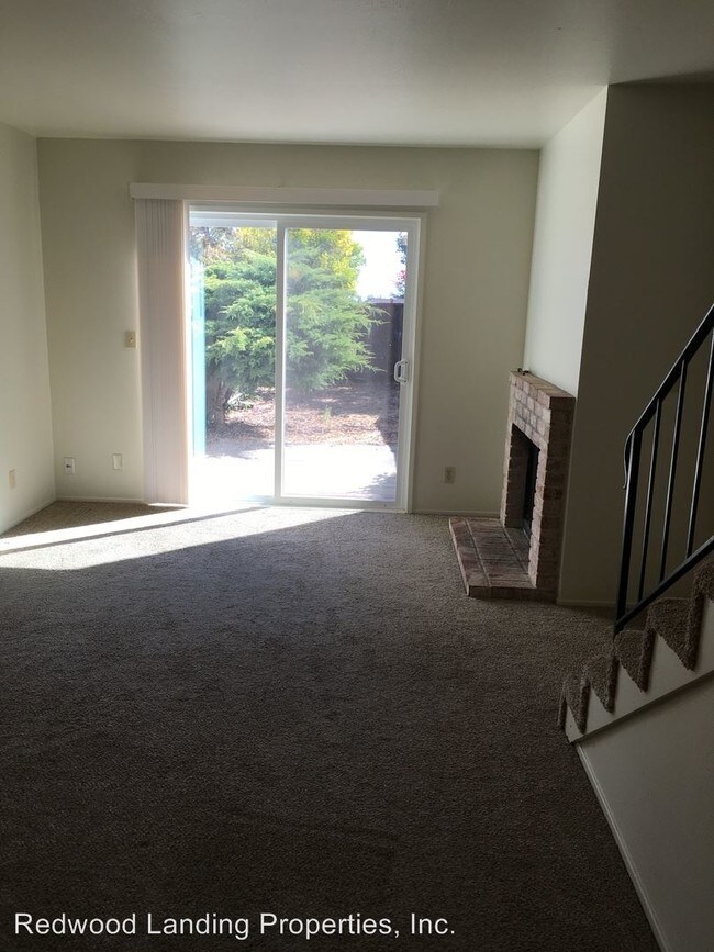 Foto del edificio - 10270 Alpine Dr