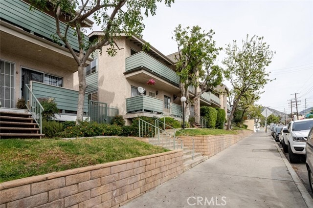 Foto del edificio - 13100 Bromont Ave